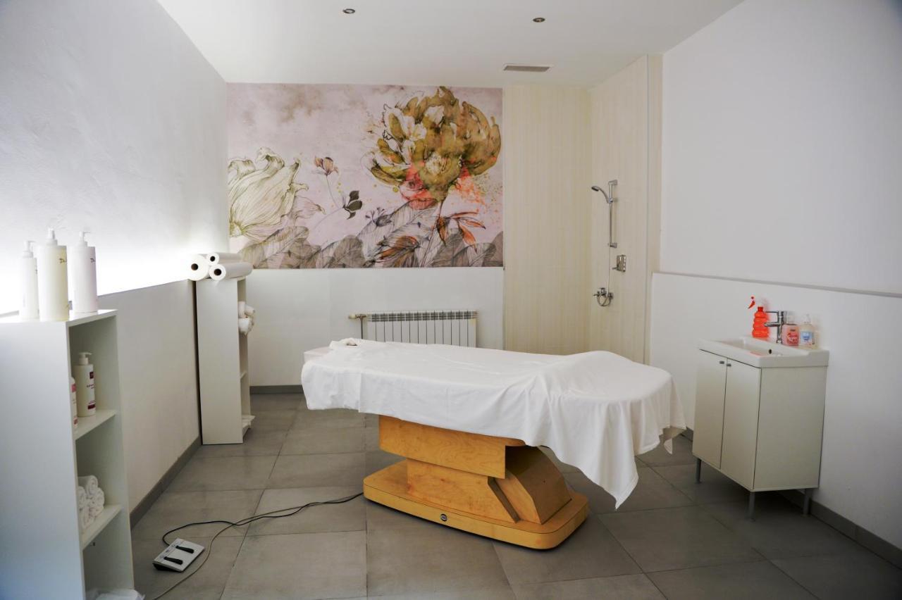 Flora Hotel - Apartments Μπόροβετς Εξωτερικό φωτογραφία