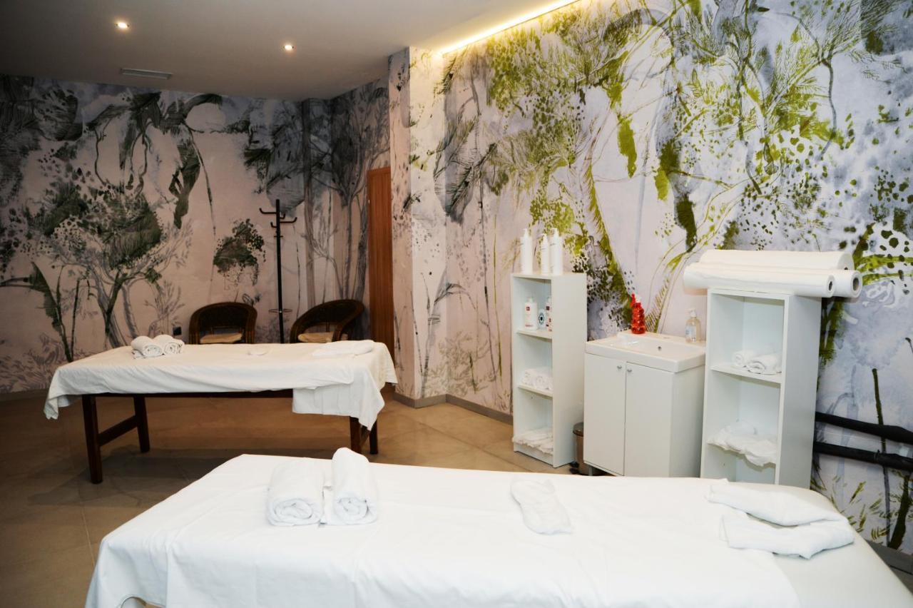 Flora Hotel - Apartments Μπόροβετς Εξωτερικό φωτογραφία