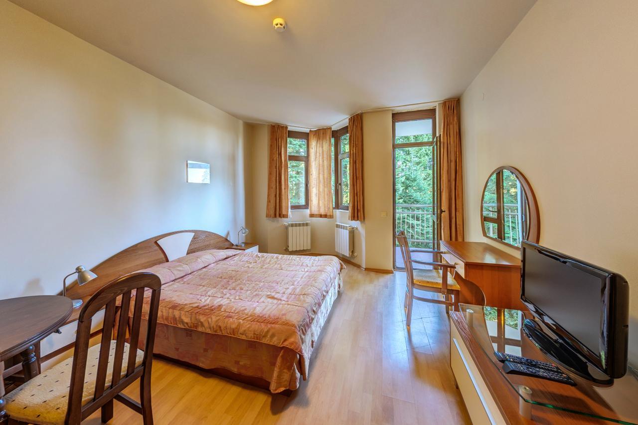 Flora Hotel - Apartments Μπόροβετς Εξωτερικό φωτογραφία