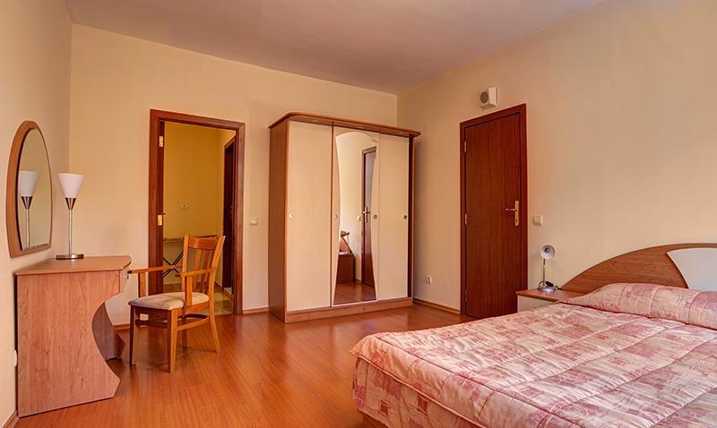 Flora Hotel - Apartments Μπόροβετς Εξωτερικό φωτογραφία