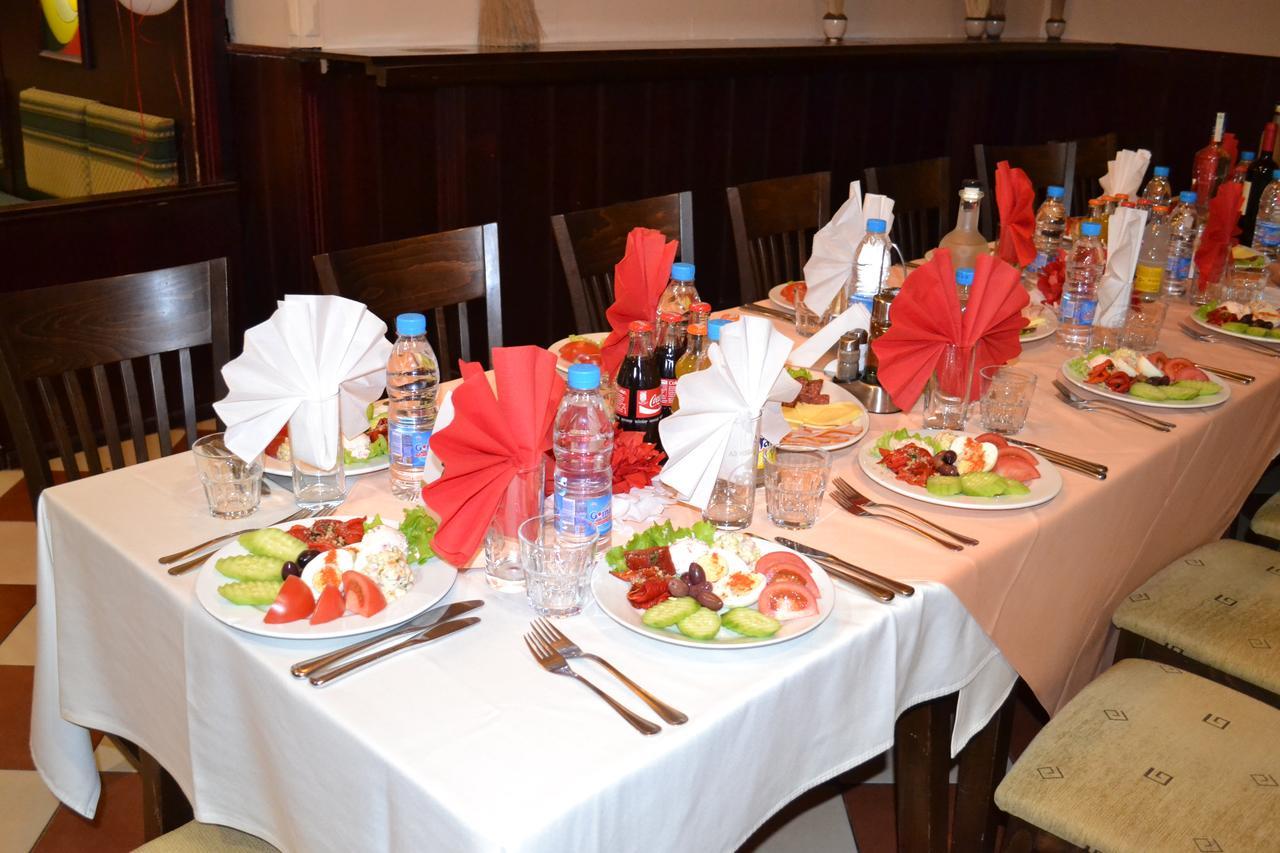 Flora Hotel - Apartments Μπόροβετς Εξωτερικό φωτογραφία