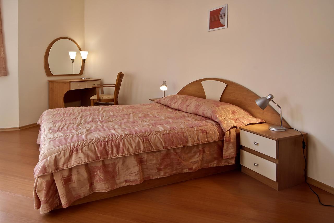 Flora Hotel - Apartments Μπόροβετς Εξωτερικό φωτογραφία